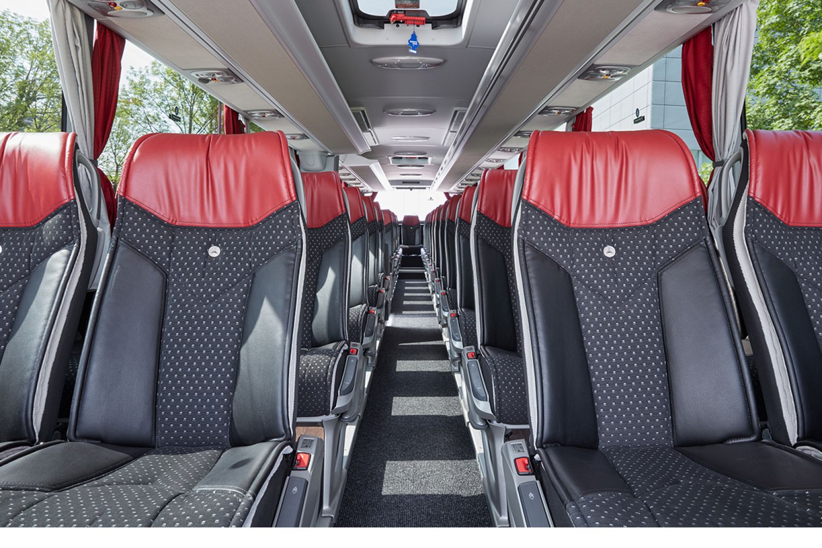 Mercedes Benz Tourismo 15 RHD Innenansicht.