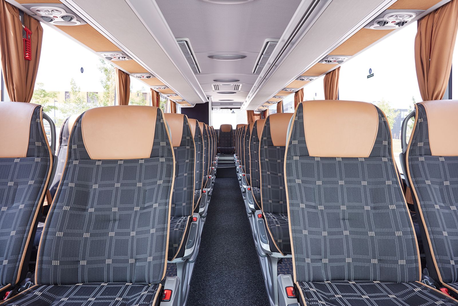 Mercedes Benz Tourismo RH Innenansicht.